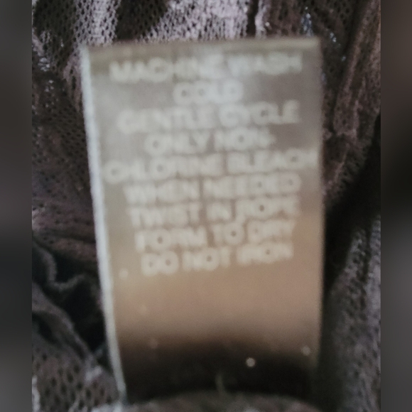 AVENUE Camisole Coverlet blouse - Picture 4 of 4